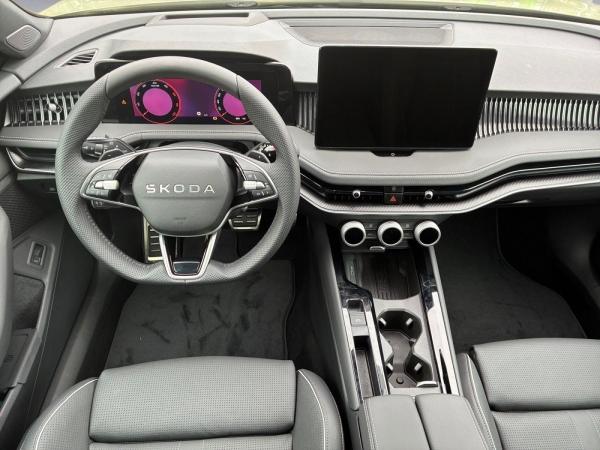 Skoda Superb Combi Sportline 2,0 TDI 7-Gang-DSG 4x4