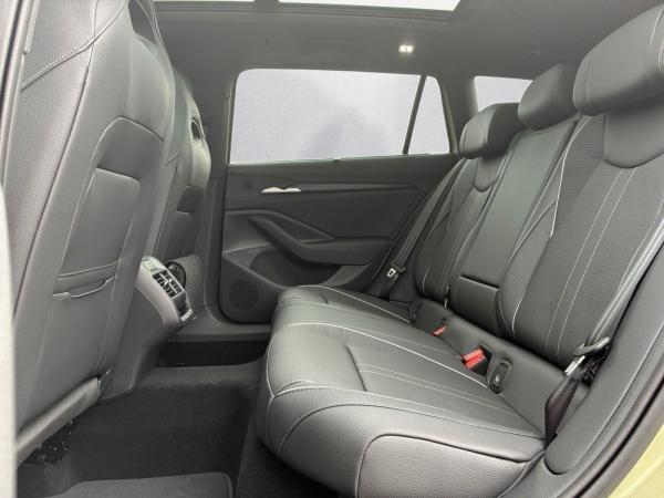 Skoda Superb Combi Sportline 2,0 TDI 7-Gang-DSG 4x4