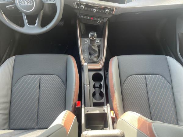 Audi A1 allstreet 30 TFSI S tronic LED RFK design selection
