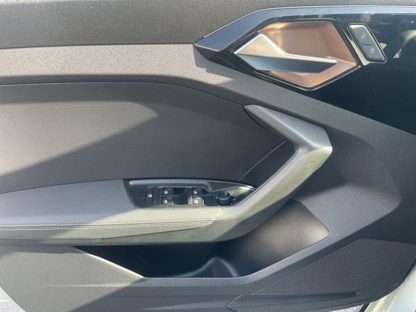 Audi A1 allstreet 30 TFSI S tronic LED RFK design selection