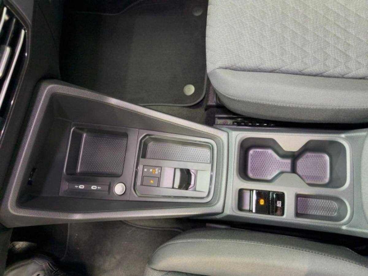 Volkswagen Caddy Maxi Life 1.5 TSI 85 KW DSG * 7-Sitze* LED* M+S* AHK