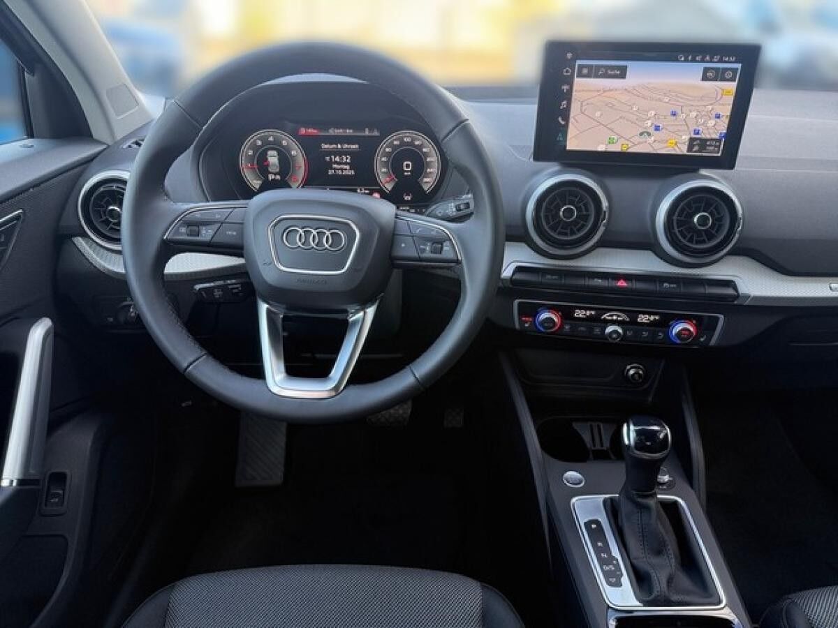 Audi Q2 Sline AHK Kamera LED Navi Automatik
