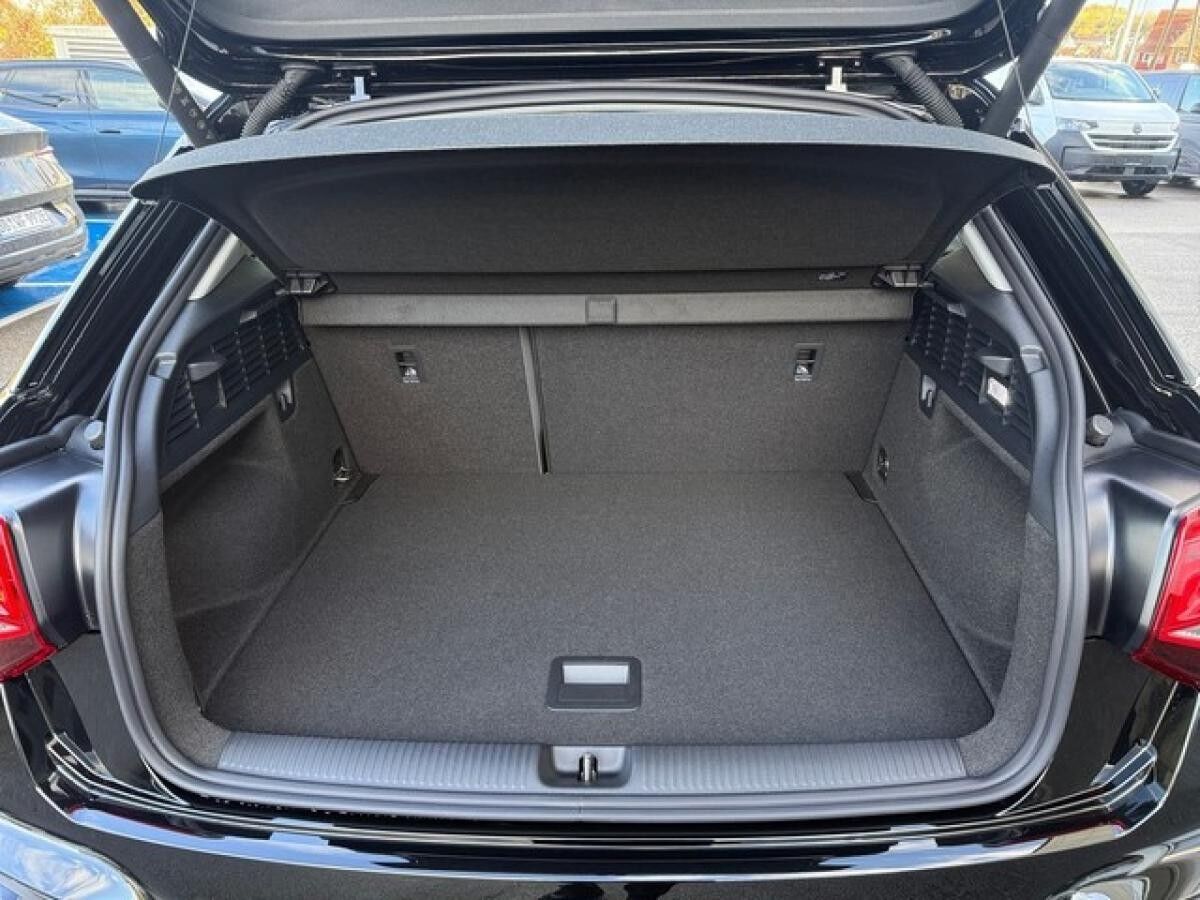 Audi Q2 Sline AHK Kamera LED Navi Automatik