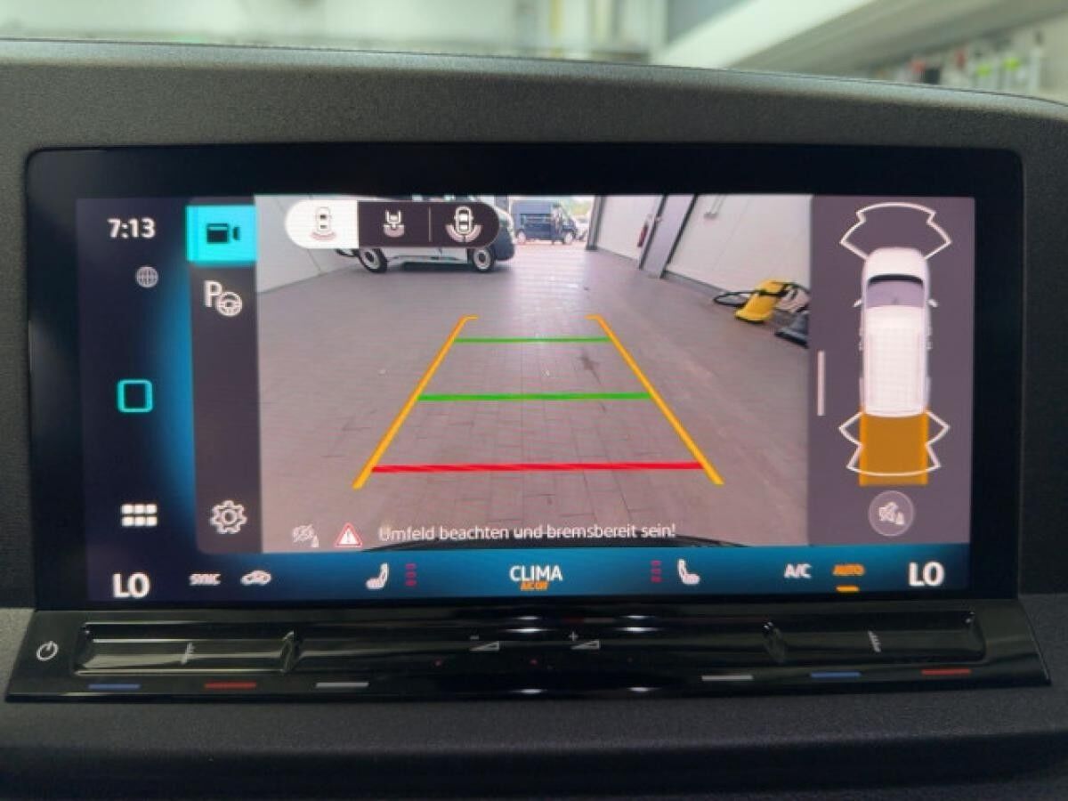 Volkswagen Caddy Maxi Life 85 KW DSG * 7 Sitze* LED* AHK* M+S