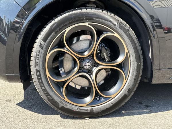 Alfa Romeo Stelvio 2.0 Turbo 16V Intensa Q4 Panoramadach