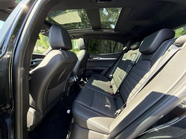 Alfa Romeo Stelvio 2.0 Turbo 16V Intensa Q4 Panoramadach