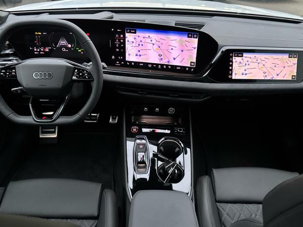 Audi A5 e-hybrid quattro MMI experience pro Panorama