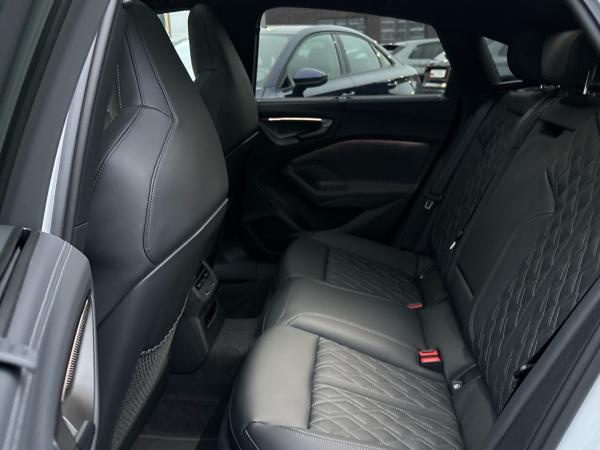 Audi A5 e-hybrid quattro MMI experience pro Panorama