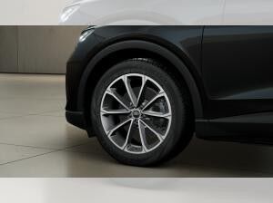 Audi Q4 e-tron Q4 45 quattro e-tron S-Line AHK Matrix RFK 20