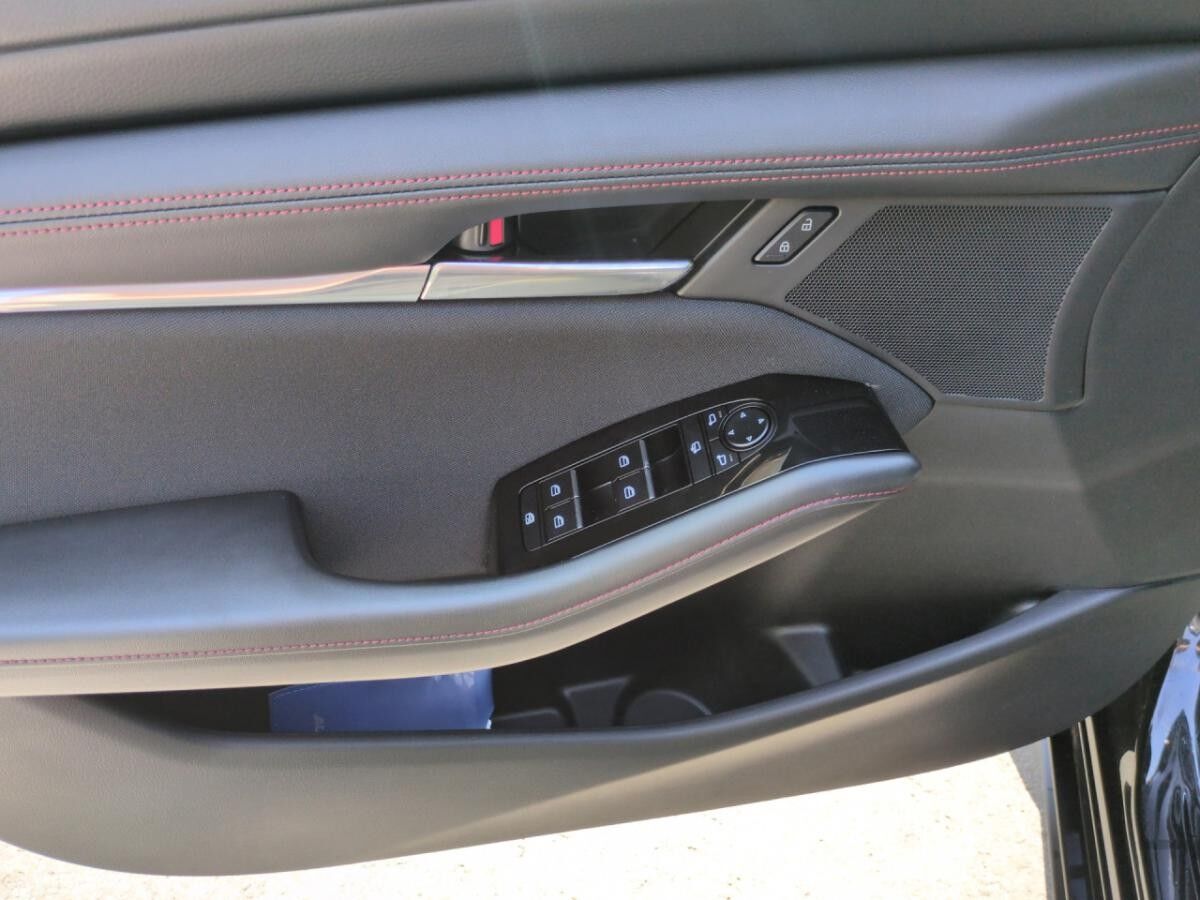 Mazda 3 2.5 SKYACTIV-G Homura Bluetooth Head Up Display