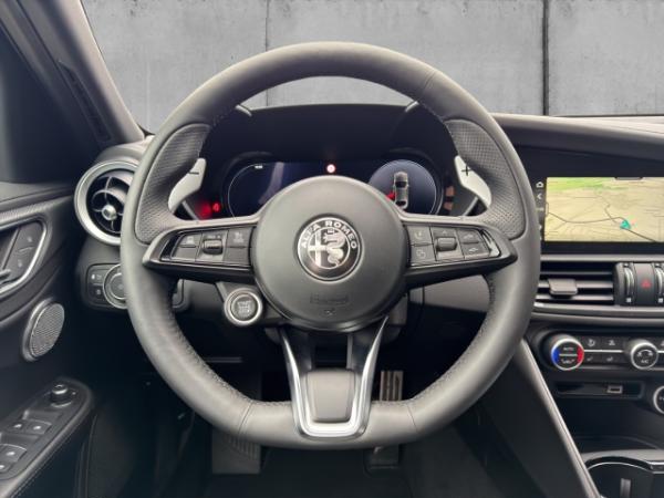Alfa Romeo Giulia Veloce Q4 2.0 PDC+KAMERA+NAVI+CARPLAY+SHZ