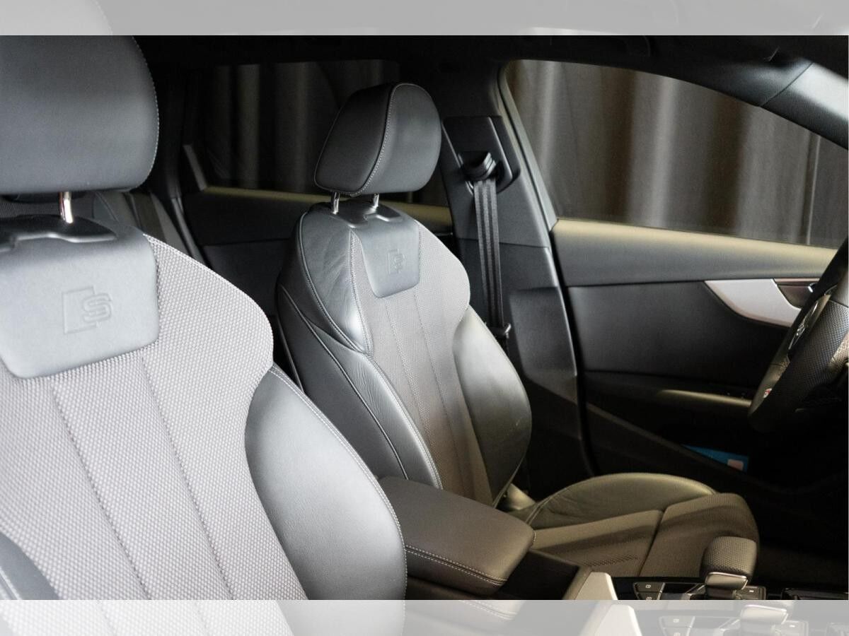 Audi A4 35 TDI S tronic S line Avant AHK