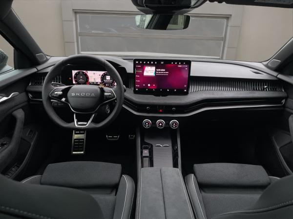 Skoda Superb Combi 2.0 TDI DSG Sportline SOFORT VERFÜGBAR! DCC ACC AHK AUT