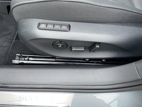 Skoda Superb Combi 2.0 TDI DSG Sportline SOFORT VERFÜGBAR! DCC ACC AHK AUT