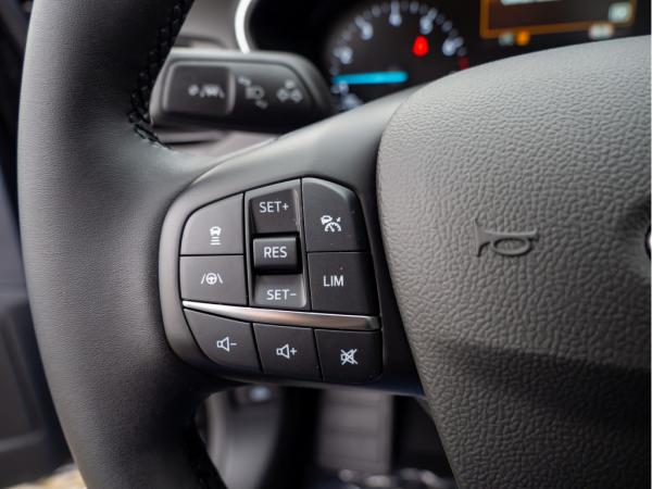 Ford Focus Titanium Style Lim. Kamera Navi LED Shz uvm. -K.T-