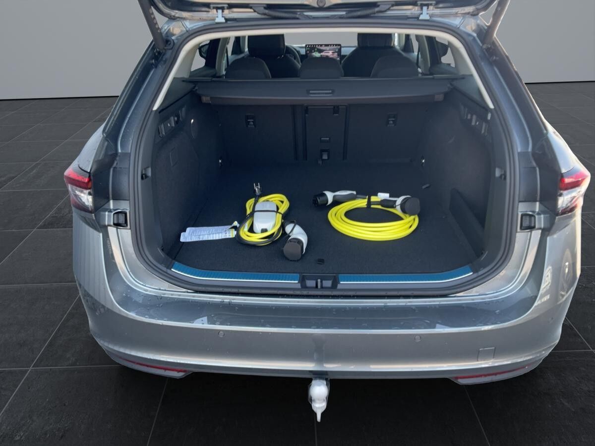 Skoda Superb Combi Selection 1,5 TSI iV 150 kW 6-Gang-DSG