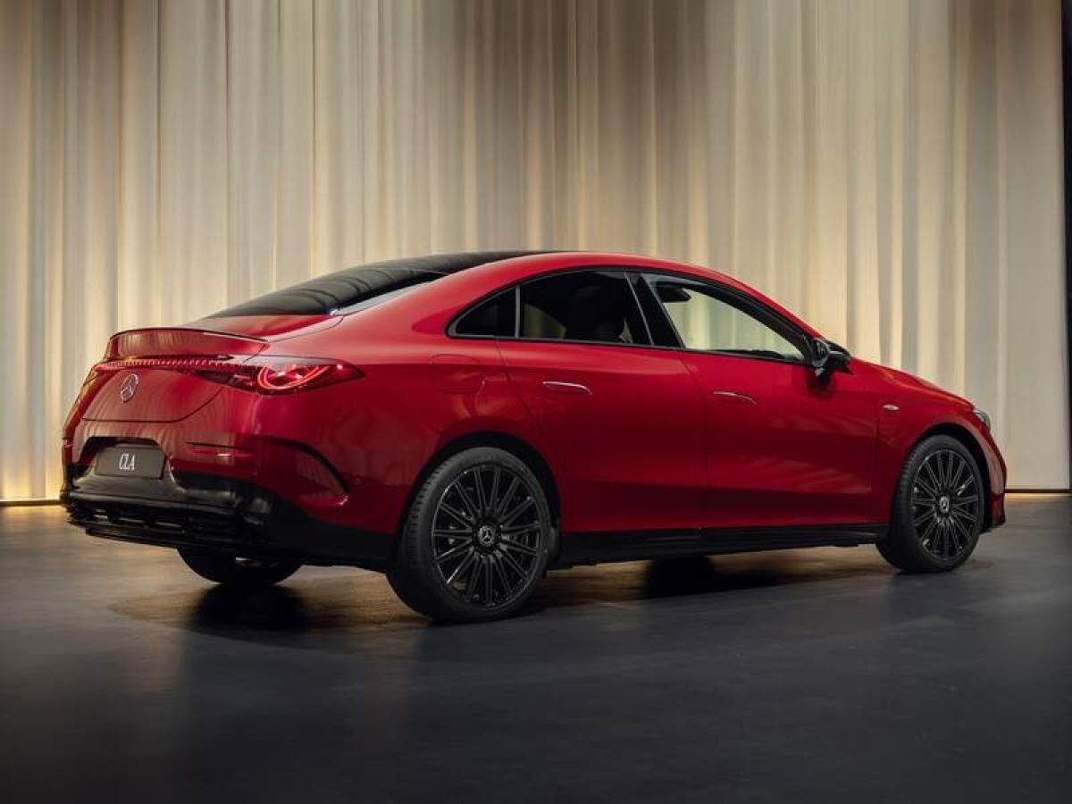 Mercedes-Benz CLA 250 inkl. Wartung/Verschleiß + GAP Service + Reifenservice + Schadenmanagement