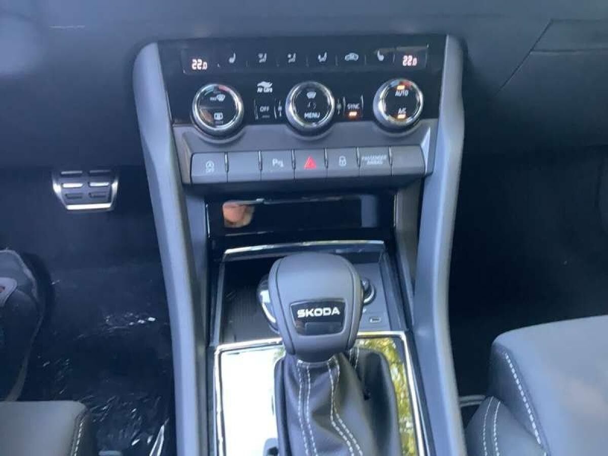 Skoda Karoq KAROQ SPORTLINE 1,5 TSI 110 KW 7-GANG-DSG