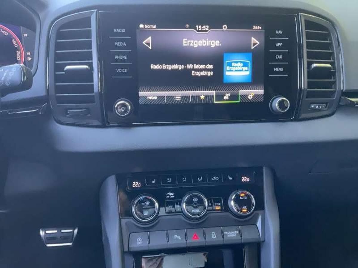 Skoda Karoq KAROQ SPORTLINE 1,5 TSI 110 KW 7-GANG-DSG