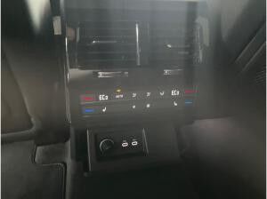 Volkswagen Touareg R-Line 4MO*NAV*AHK*Niveau*ACC*Dynaudio* Volkswagen Touareg R-Line 4MO*NAV*AHK*Niveau*ACC*Dynaudio*