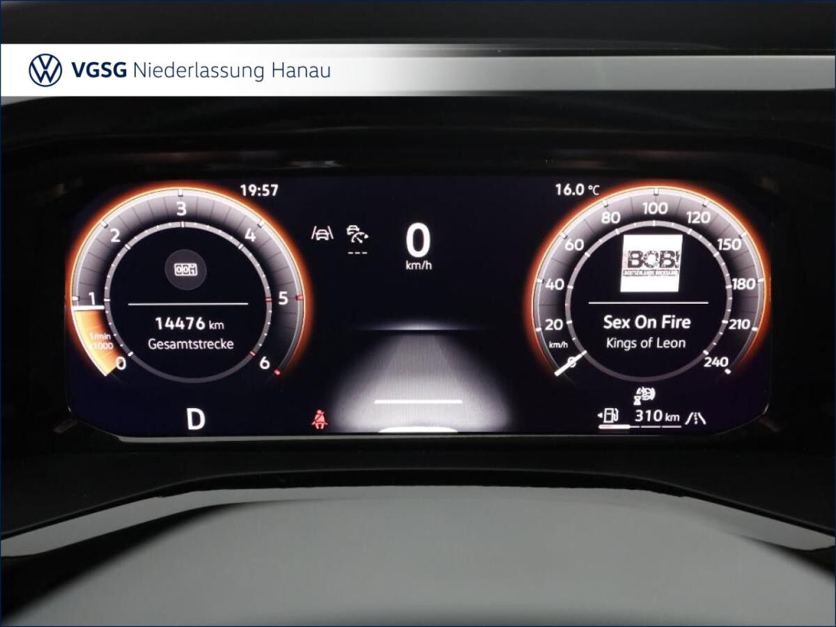 Volkswagen Multivan Style Lang DCC AHK AGR PanoDach Navi LED