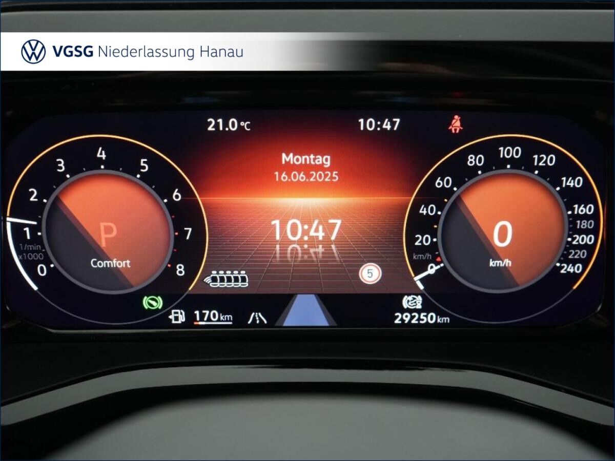 Volkswagen Multivan Lang Life DCC AHK Panoramadach AGR 7 Sitz