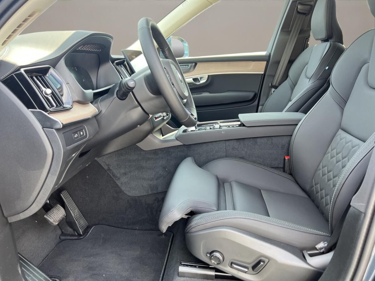 Volvo XC90 T8 AWD AKTION Plus Bright NAI LED H&K 7Sitzer