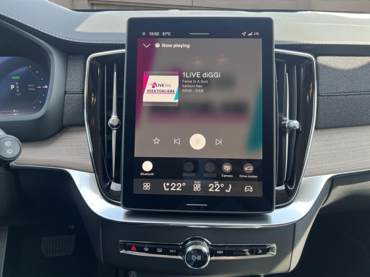 Volvo XC90 T8 AWD AKTION Plus Bright NAI LED H&K 7Sitzer