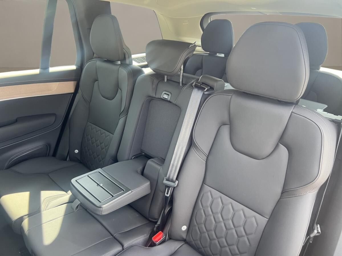 Volvo XC90 T8 AWD AKTION Plus Bright NAI LED H&K 7Sitzer