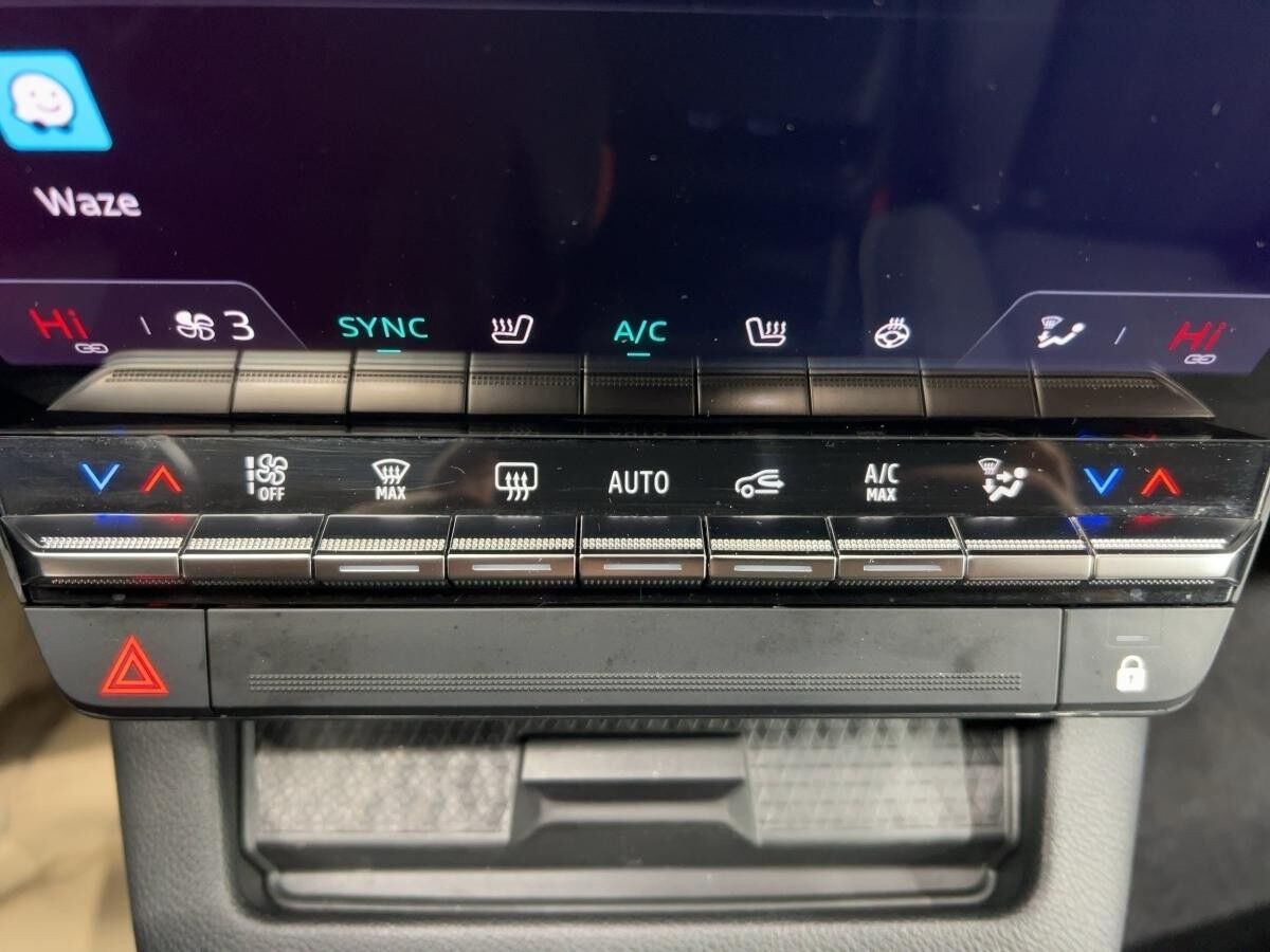 Renault Megane E-Tech Megane E-TECH EVOLUTION EV60 130HP Renault Megane E-Tech Megane E-TECH EVOLUTION EV60 130HP