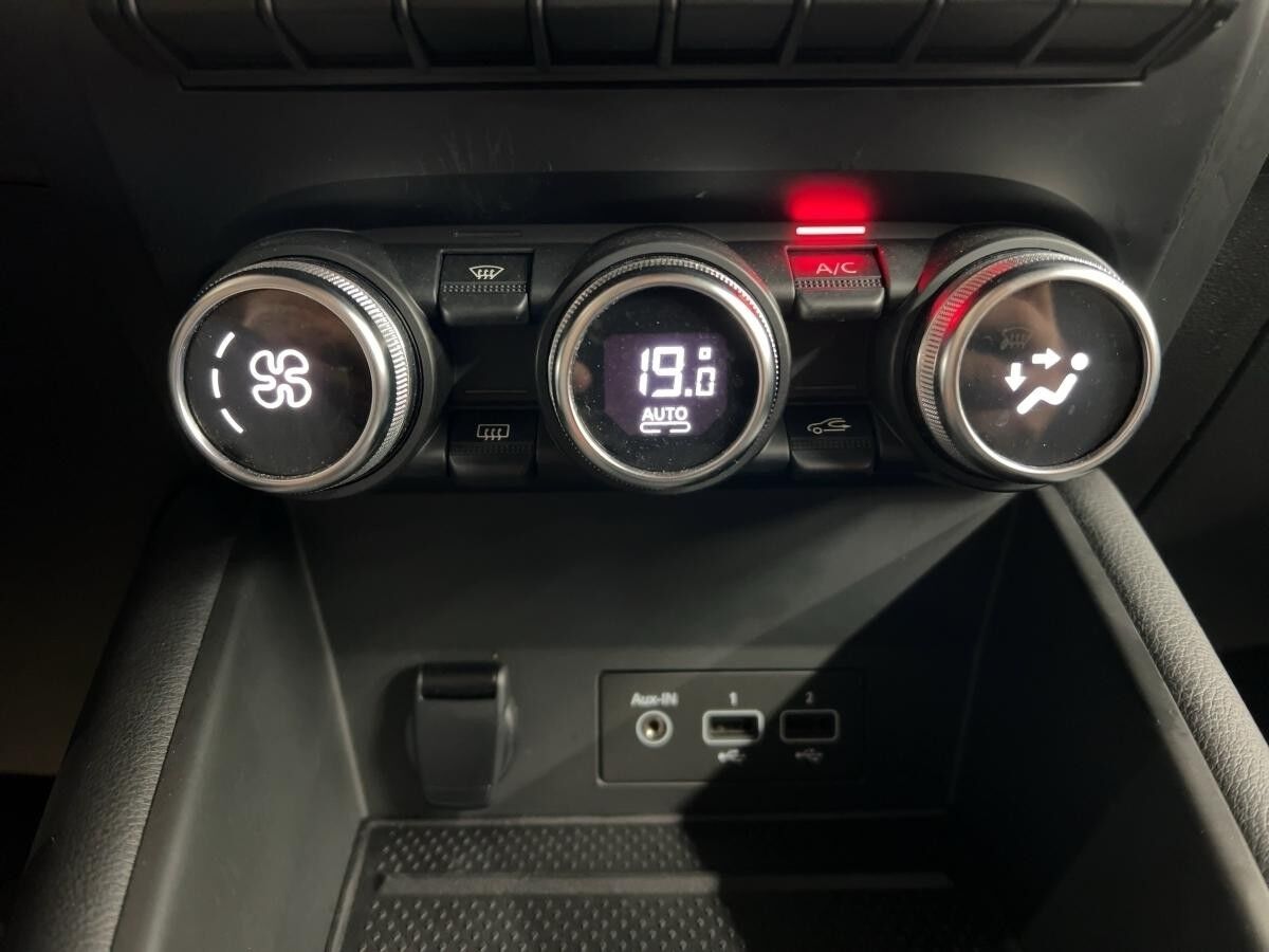 Renault Captur INTENS E-TECH PLUG-IN 160 Renault Captur INTENS E-TECH PLUG-IN 160