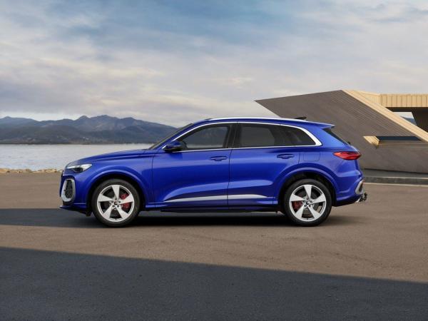 Audi Q5 SUV e-hybrid quattro