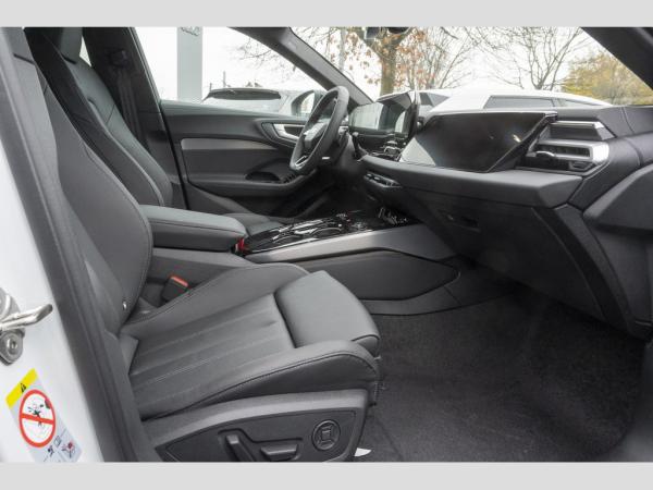 Audi A5 Avant e-hybrid quattro S line/Tech plus/Exterieurpaket schwa Audi A5 Avant e-hybrid quattro S line/Tech plus/Exterieurpaket schwa