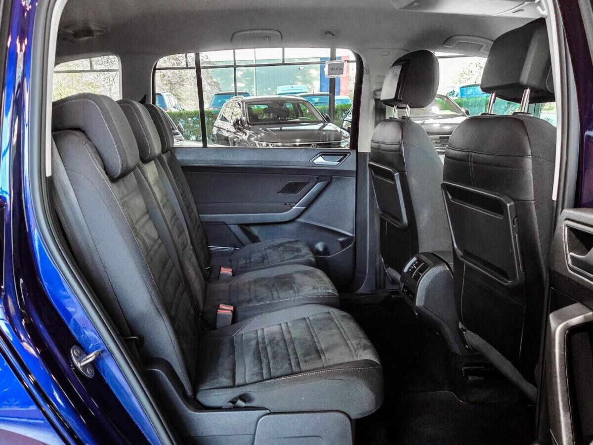 Volkswagen Touran 2.0 TDI Comfortline DSG AHK AppConnect Einparkhilfe