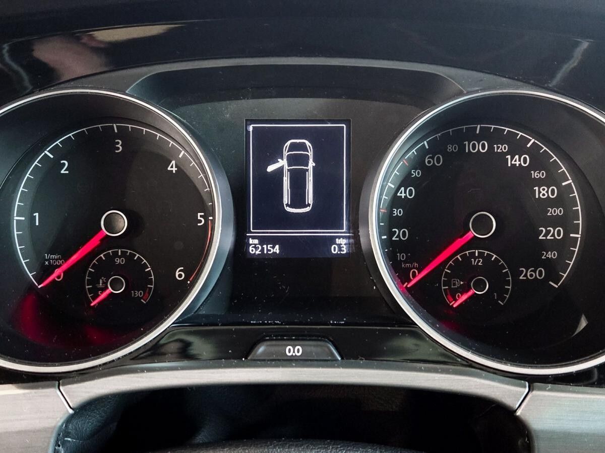 Volkswagen Touran 2.0 TDI Comfortline DSG AHK AppConnect Einparkhilfe