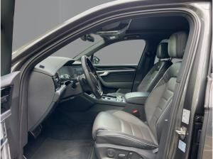 Volkswagen Touareg R-Line 3.0 V6 TDI 4M AHK/LM22"/PANO/HUD Volkswagen Touareg R-Line 3.0 V6 TDI 4M AHK/LM22"/PANO/HUD