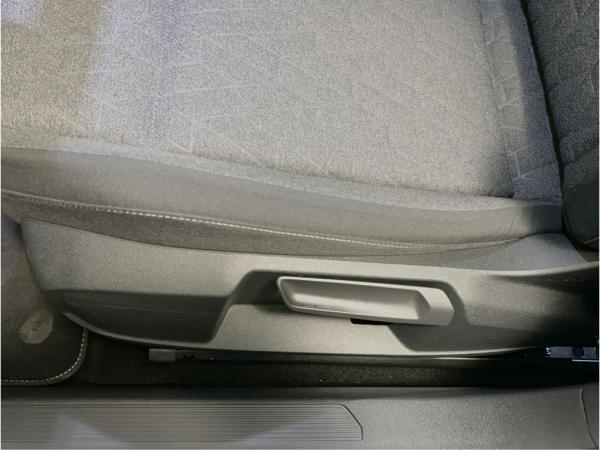 Volkswagen Golf VIII Lim. 1.5 TSI Navi RFK App Con.