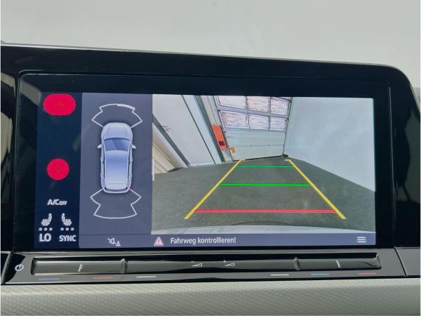 Volkswagen Golf VIII Lim. 1.5 TSI Navi RFK App Con.