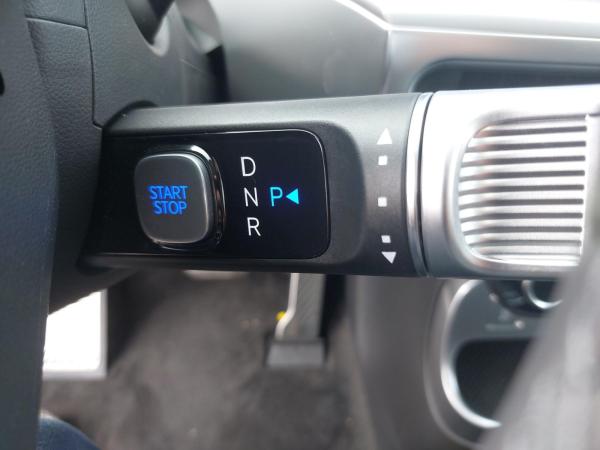 Hyundai IONIQ 9 UNIQ 6-Sitzer (MY 26) 110 kWh (307 PS) AWD, Panorama-Glas-Schiebedach, Relax-Paket