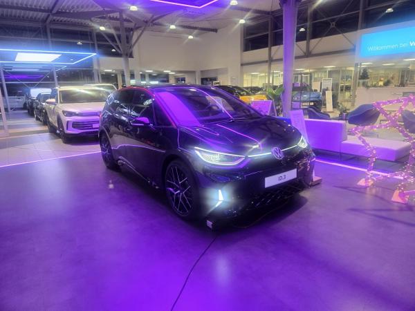 Volkswagen ID.3 GTX Performance FIRE+ICE 326PS //SOFORT VERF.// -HUD - LED - NAVI- Pano. usw.