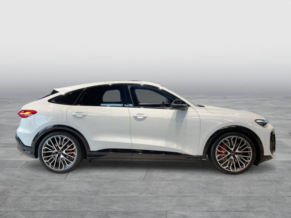 Audi SQ5 Sportback Pano/Luftf./HuD/STHZ/AHK/360°/21Zoll