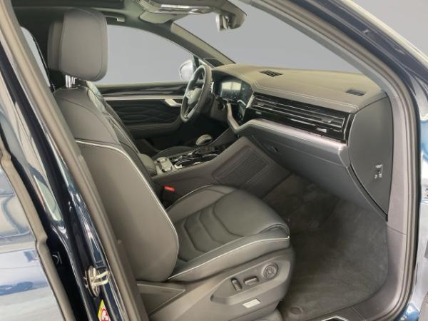 Volkswagen Touareg 3,0 V6 TDI R-Line 4M Matrix AHK Memory Leder