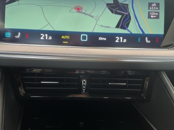 Volkswagen Touareg 3,0 V6 TDI R-Line 4M Matrix AHK Memory Leder
