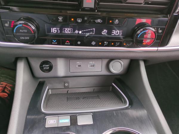 Nissan X-Trail N-Trek 1.5 VC-T e-POWER Ganzjahresreifen