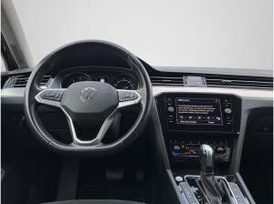 Volkswagen Passat 2.0 TDI Elegance Variant LED KAMERA NAVI PDC SHZ