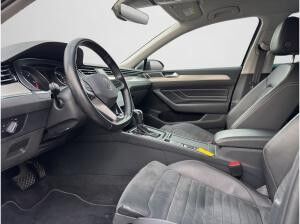 Volkswagen Passat 2.0 TDI Elegance Variant LED KAMERA NAVI PDC SHZ