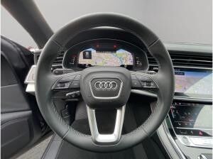 Audi Q8 55 TFSI quattro S line Matrix Pano HuD 360° Audi Q8 55 TFSI quattro S line Matrix Pano HuD 360°