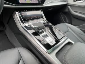 Audi Q8 55 TFSI quattro S line Matrix Pano HuD 360° Audi Q8 55 TFSI quattro S line Matrix Pano HuD 360°
