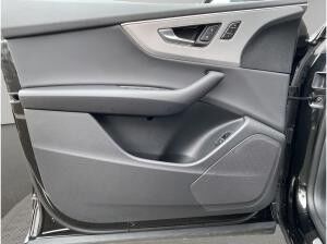 Audi Q8 55 TFSI quattro S line Matrix Pano HuD 360° Audi Q8 55 TFSI quattro S line Matrix Pano HuD 360°