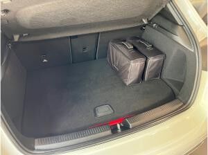 Mercedes-Benz A250e AMG Line Navi StandH Kam LED Ambiente